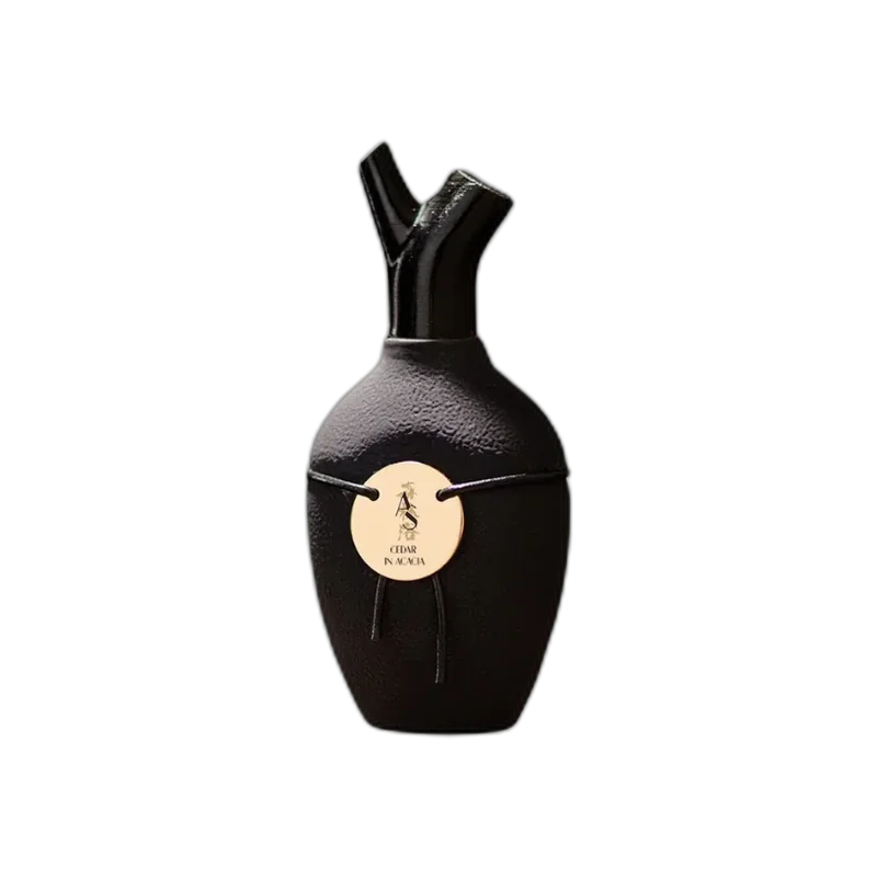 scents of wood cedar in acacia